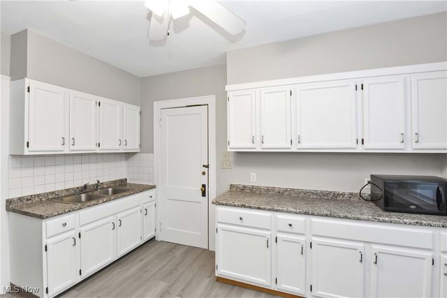 2477 Lee Road, Cleveland Heights, OH 44118