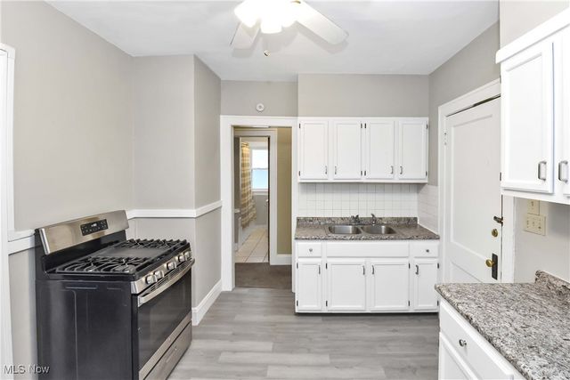 2477 Lee Road, Cleveland Heights, OH 44118