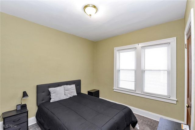 2477 Lee Road, Cleveland Heights, OH 44118