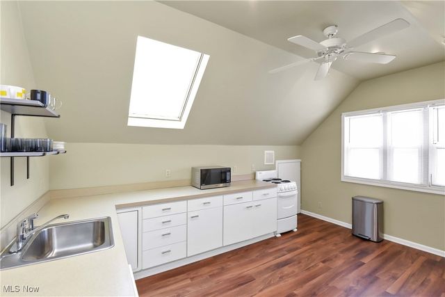 2477 Lee Road, Cleveland Heights, OH 44118