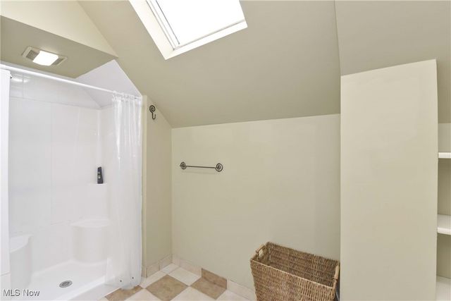 2477 Lee Road, Cleveland Heights, OH 44118