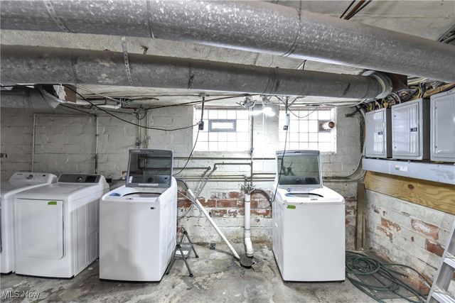 2477 Lee Road, Cleveland Heights, OH 44118