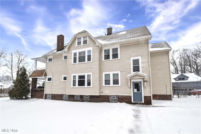 2477 Lee Road, Cleveland Heights, OH 44118