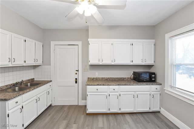 2477 Lee Road, Cleveland Heights, OH 44118