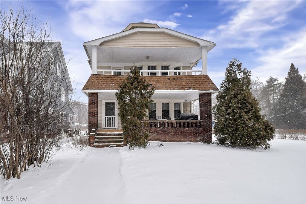 2477 Lee Road, Cleveland Heights, OH 44118