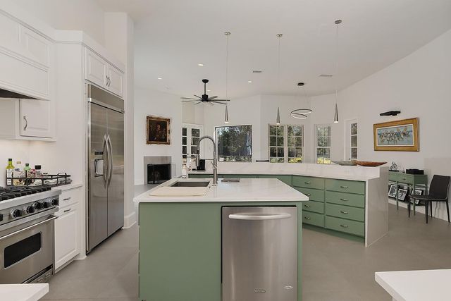 10 Norlund Way, The Woodlands, TX 77382