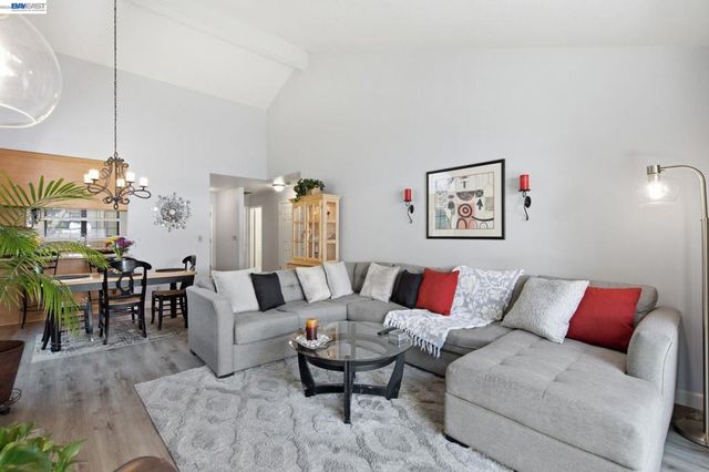 1896 Brixton Ct, San Jose, CA 95132