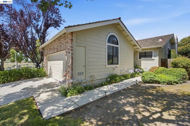 1896 Brixton Ct, San Jose, CA 95132
