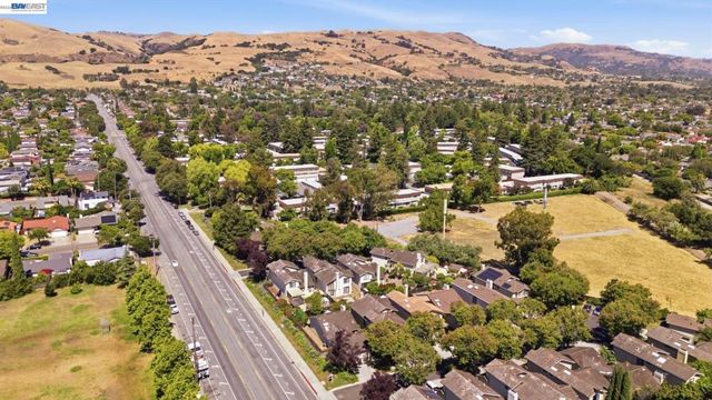 1896 Brixton Ct, San Jose, CA 95132