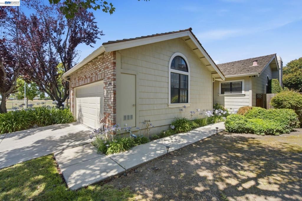 Image 3 of property listing at 1896 Brixton Ct, San Jose, CA 95132