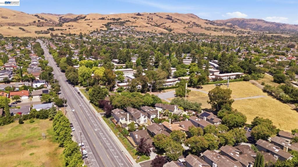 Image 36 of property listing at 1896 Brixton Ct, San Jose, CA 95132