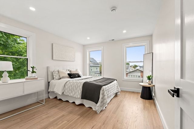 33 Blaine St, Malden, MA 02148