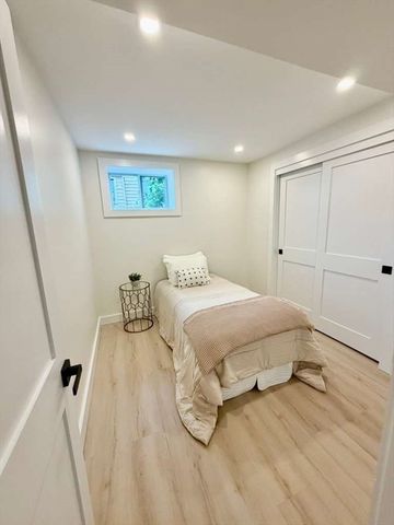 33 Blaine St, Malden, MA 02148