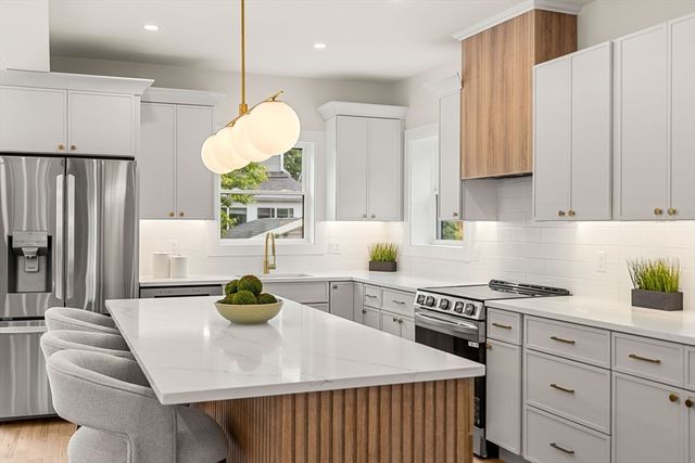 33 Blaine St, Malden, MA 02148
