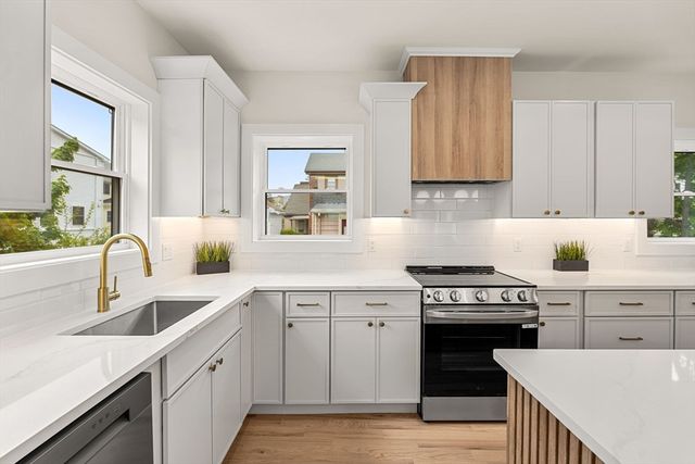33 Blaine St, Malden, MA 02148