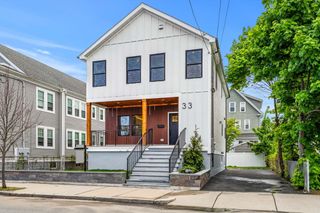33 Blaine St, Malden, MA 02148