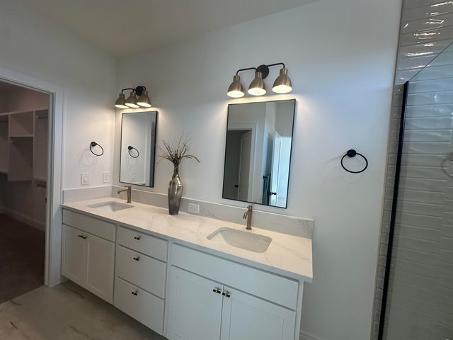 3137 Pine Grove Cir, Wichita, KS 67205