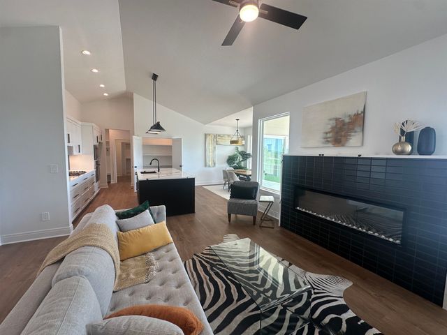 3137 Pine Grove Cir, Wichita, KS 67205