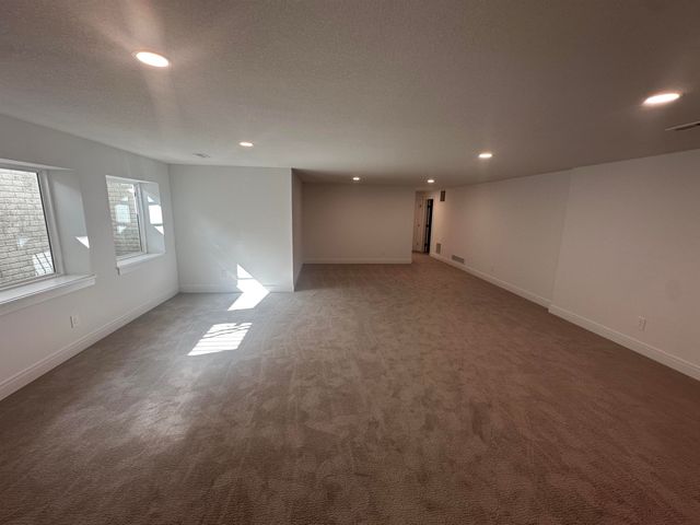 3137 Pine Grove Cir, Wichita, KS 67205