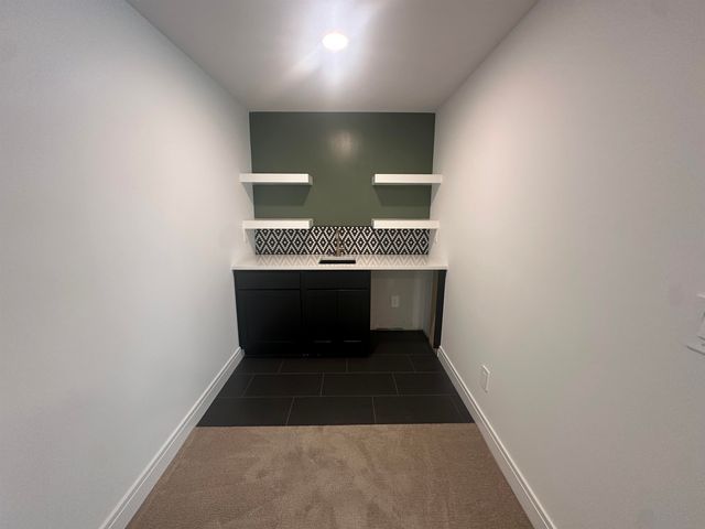 3137 Pine Grove Cir, Wichita, KS 67205