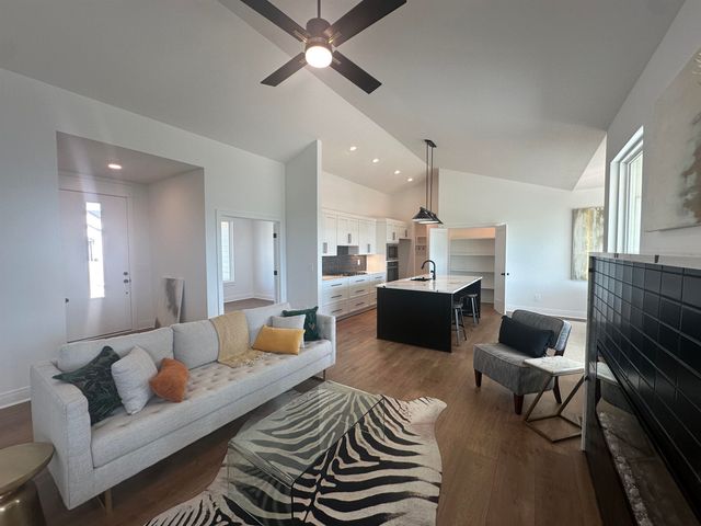 3137 Pine Grove Cir, Wichita, KS 67205