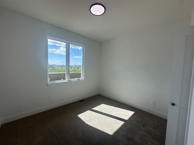 3137 Pine Grove Cir, Wichita, KS 67205