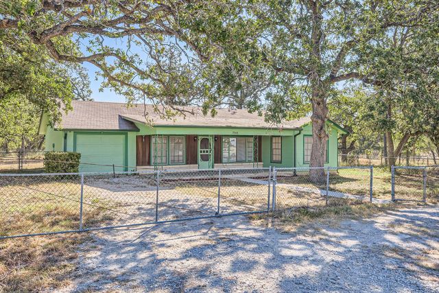 7348 S Us Highway 183 Highway, Lockhart, TX 78644