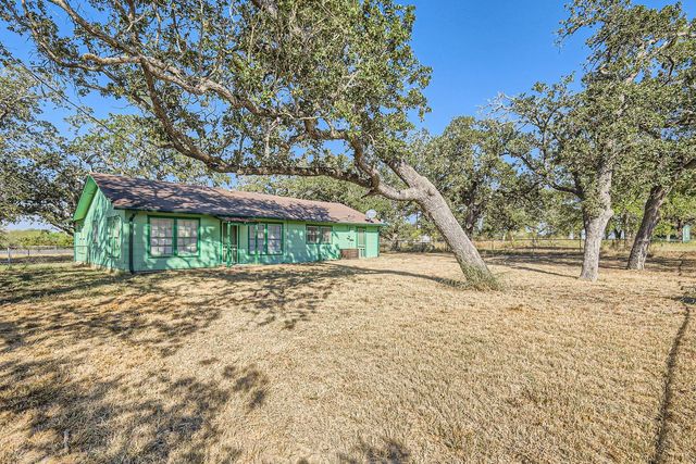 7348 S Us Highway 183 Highway, Lockhart, TX 78644