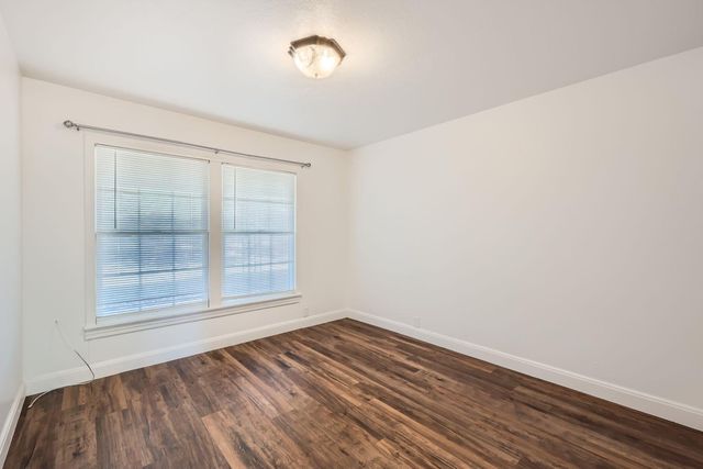 7348 S Us Highway 183 Highway, Lockhart, TX 78644