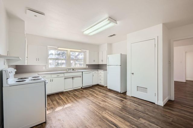 7348 S Us Highway 183 Highway, Lockhart, TX 78644