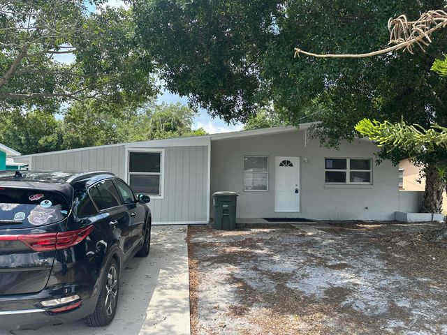 115 Maple Avenue, Fort Pierce, FL 34982