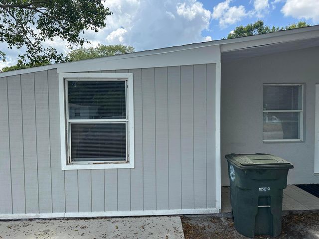 115 Maple Avenue, Fort Pierce, FL 34982