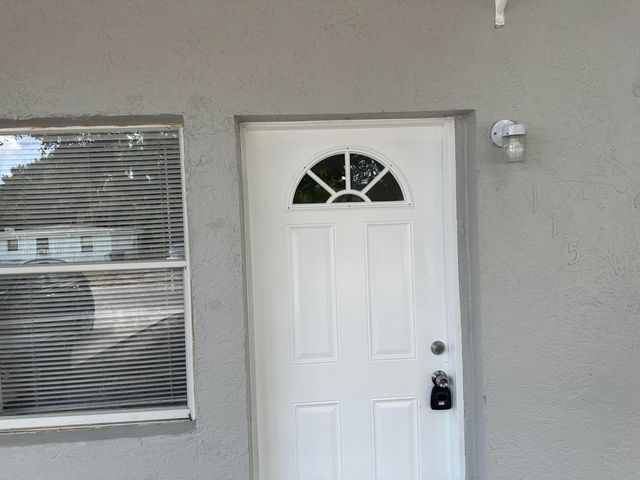 115 Maple Avenue, Fort Pierce, FL 34982