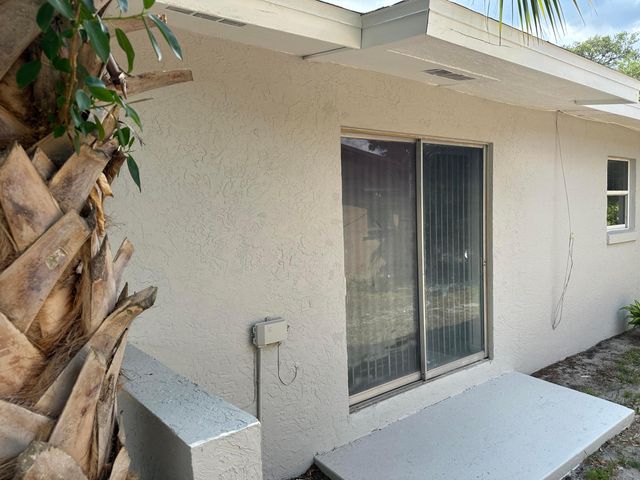 115 Maple Avenue, Fort Pierce, FL 34982