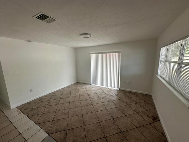 115 Maple Avenue, Fort Pierce, FL 34982