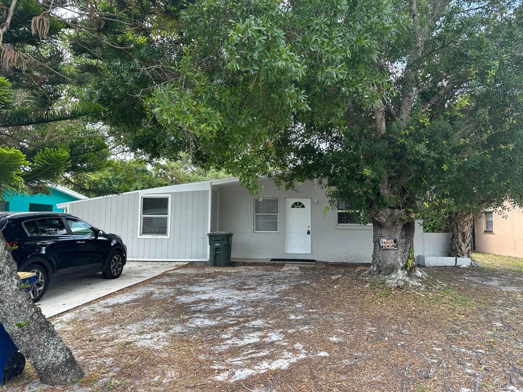 115 Maple Avenue, Fort Pierce, FL 34982