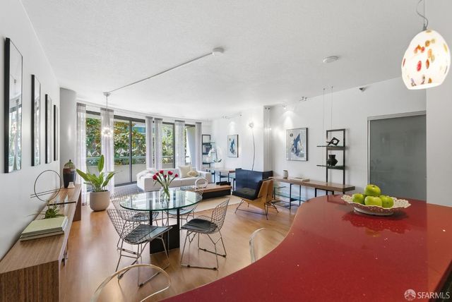 300 3rd Street 321, San Francisco, CA 94107