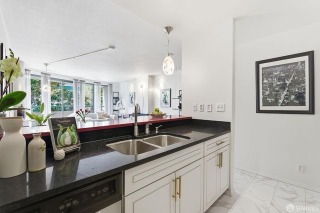 300 3rd Street 321, San Francisco, CA 94107