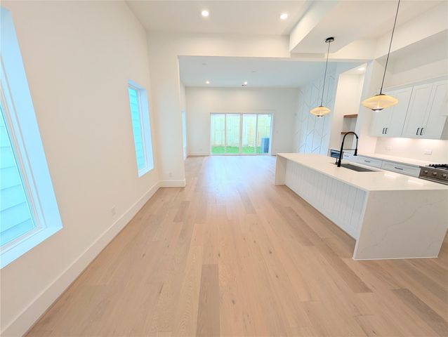 2630 Persa Street, Houston, TX 77098