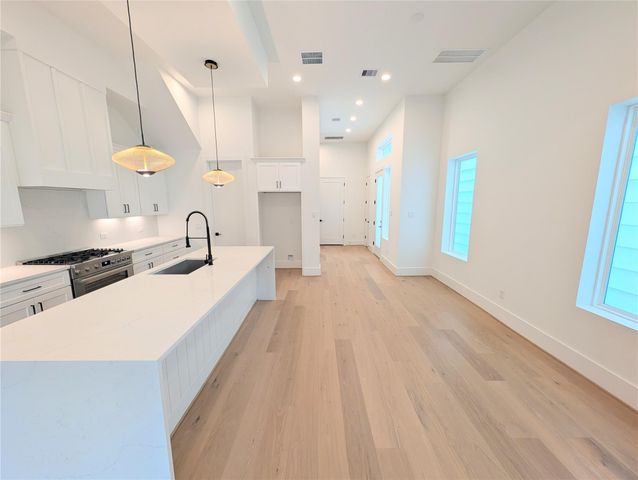 2630 Persa Street, Houston, TX 77098