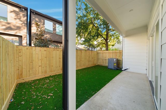 2630 Persa Street, Houston, TX 77098