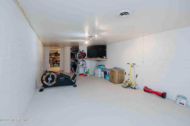 1100 Stall Drive, Findlay, OH 45840