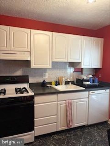 10143 OAKTON TERRACE RD, Oakton, VA 22124