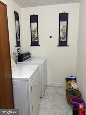 10143 OAKTON TERRACE RD, Oakton, VA 22124