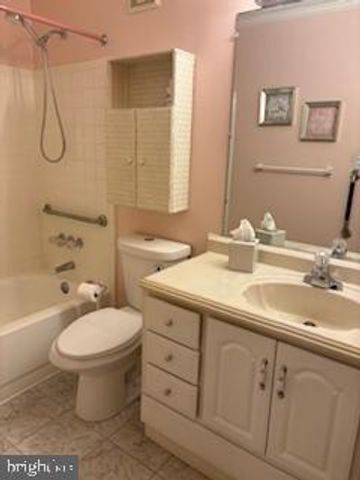 10143 OAKTON TERRACE RD, Oakton, VA 22124