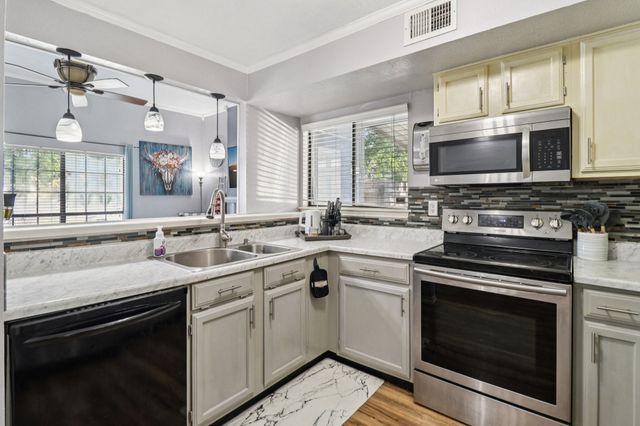 2446 E Timberview Lane, Arlington, TX 76014