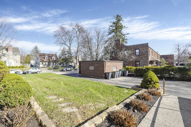 2208 Arlington Avenue, Columbus, OH 43221