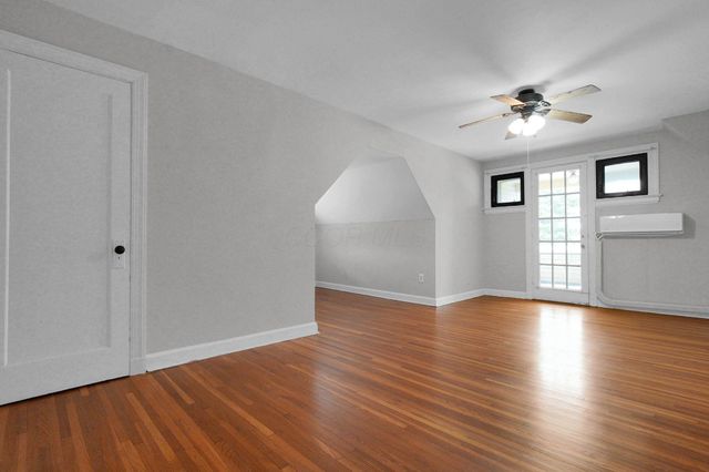 2208 Arlington Avenue, Columbus, OH 43221