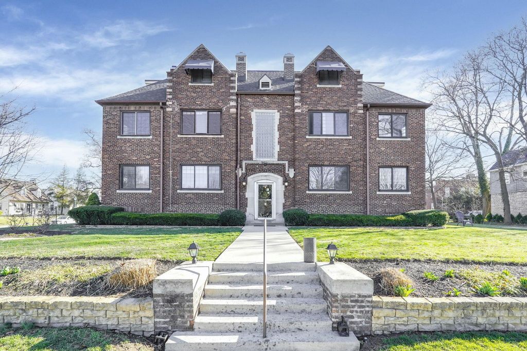 2208 Arlington Avenue, Columbus, OH 43221