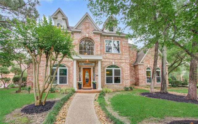 2 English Glade Court 2, The Woodlands, TX 77381